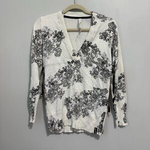 Lululemon Dance Cream and Black Floral Tie Waist V Neck Sweater Size 8